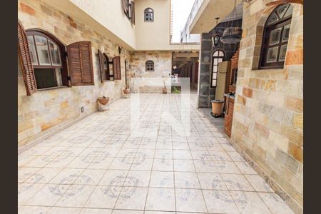 Casa à venda com 400m², 6 quartos e 5 vagas Casa à venda com 400m², 6 quartos e 5 vagasQuintal e Garagem