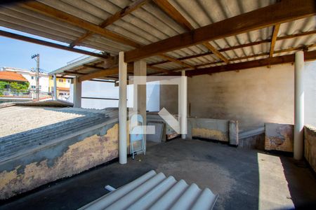 Casa à venda com 250m², 3 quartos e 3 vagas Casa à venda com 250m², 3 quartos e 3 vagasTerraço