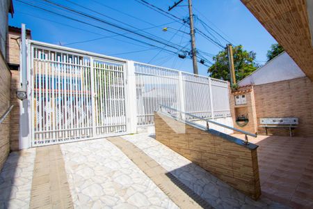 Casa à venda com 250m², 3 quartos e 3 vagas Casa à venda com 250m², 3 quartos e 3 vagasÁrea externa