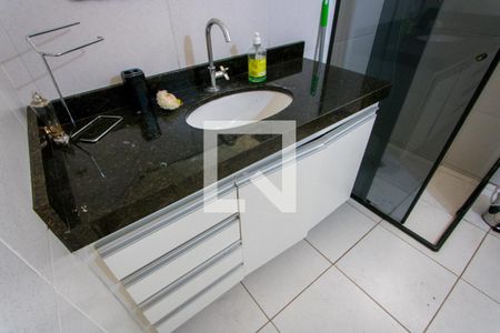 Casa à venda com 250m², 3 quartos e 3 vagas Casa à venda com 250m², 3 quartos e 3 vagasBanheiro social