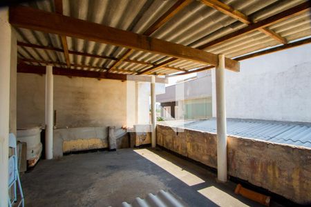 Casa à venda com 250m², 3 quartos e 3 vagas Casa à venda com 250m², 3 quartos e 3 vagasTerraço