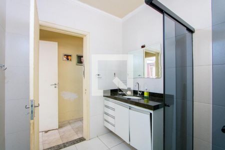 Casa à venda com 250m², 3 quartos e 3 vagas Casa à venda com 250m², 3 quartos e 3 vagasBanheiro social
