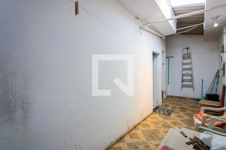 Casa à venda com 250m², 3 quartos e 3 vagas Casa à venda com 250m², 3 quartos e 3 vagasCorredor - Externo