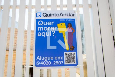 Casa à venda com 250m², 3 quartos e 3 vagas Casa à venda com 250m², 3 quartos e 3 vagasPlaquinha instalada na fachada