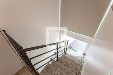 Casa à venda com 400m², 3 quartos e 6 vagasEscadas
