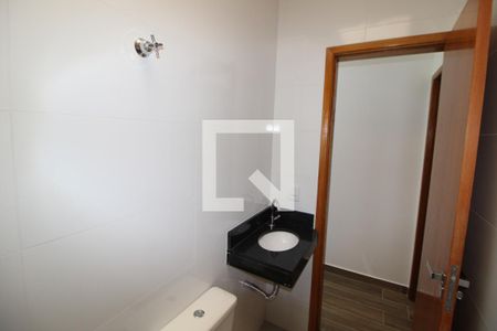 Casa à venda com 105m², 3 quartos e 2 vagasBanheiro