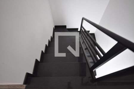 Casa à venda com 119m², 3 quartos e 2 vagasEscada