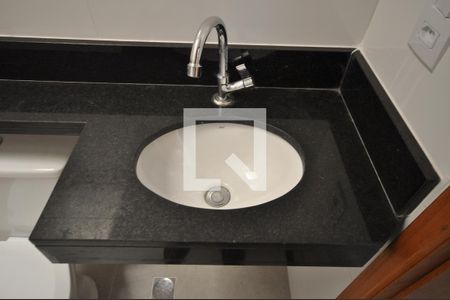 Casa à venda com 119m², 3 quartos e 2 vagasBanheiro Social