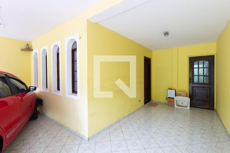 Garagem de casa para alugar com 3 quartos, 240m² em Conjunto Residencial José Bonifácio, São Paulo