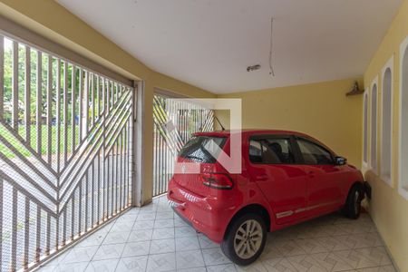 Garagem de casa para alugar com 3 quartos, 240m² em Conjunto Residencial José Bonifácio, São Paulo