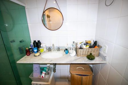 Apartamento à venda com 147m², 3 quartos e 3 vagas Apartamento à venda com 147m², 3 quartos e 3 vagasBanheiro da Suíte 1