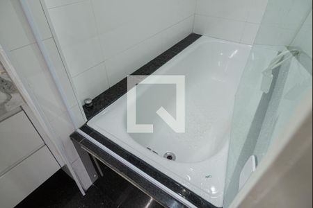 Apartamento à venda com 156m², 3 quartos e 2 vagas Apartamento à venda com 156m², 3 quartos e 2 vagasBanheiro 2