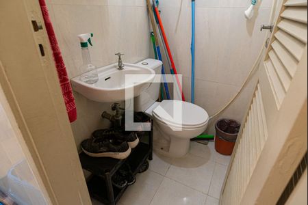 Apartamento à venda com 156m², 3 quartos e 2 vagas Apartamento à venda com 156m², 3 quartos e 2 vagasBanheiro de Serviço