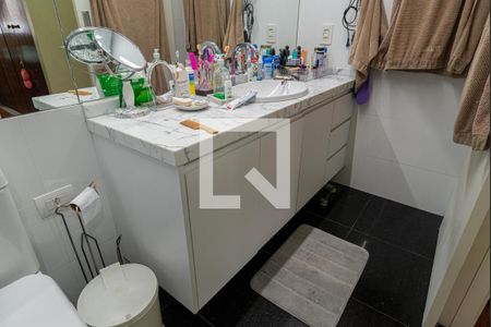 Apartamento à venda com 156m², 3 quartos e 2 vagas Apartamento à venda com 156m², 3 quartos e 2 vagasBanheiro da Suíte