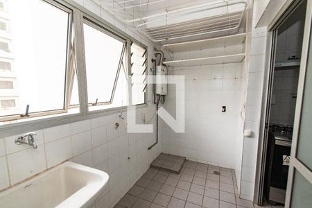 Apartamento à venda com 105m², 3 quartos e 2 vagas Apartamento à venda com 105m², 3 quartos e 2 vagasÁrea de serviço