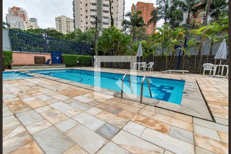 Apartamento à venda com 105m², 3 quartos e 2 vagas Apartamento à venda com 105m², 3 quartos e 2 vagasÁrea comum - Piscina