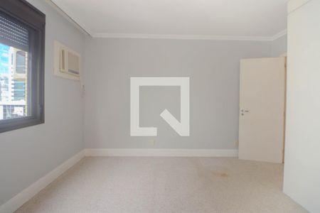 Apartamento à venda com 277m², 3 quartos e 4 vagas Apartamento à venda com 277m², 3 quartos e 4 vagasSuíte
