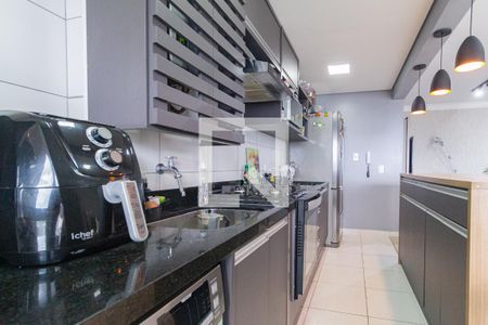 Apartamento à venda com 76m², 3 quartos e 2 vagas Apartamento à venda com 76m², 3 quartos e 2 vagasCozinha e área de serviço