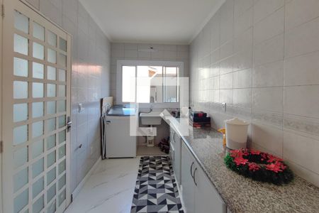 Casa à venda com 250m², 3 quartos e 4 vagasÁrea de Serviço