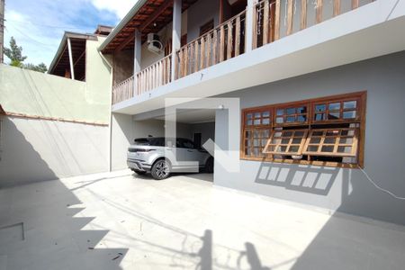 Casa à venda com 250m², 3 quartos e 4 vagasQuintal - Garagem