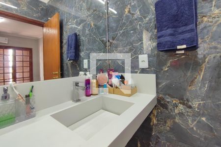 Casa à venda com 250m², 3 quartos e 4 vagasBanheiro Suíte