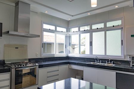 Casa à venda com 436m², 4 quartos e 6 vagasCozinha