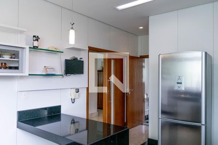 Casa à venda com 436m², 4 quartos e 6 vagasCozinha