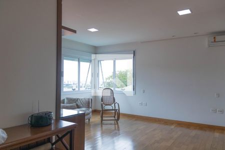 Casa à venda com 436m², 4 quartos e 6 vagasSala