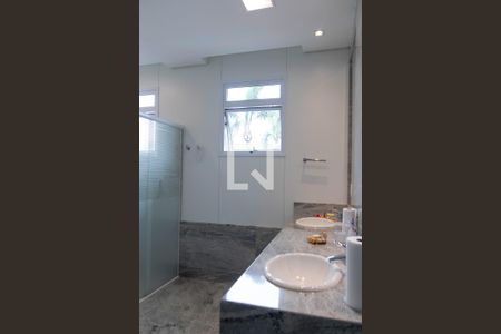 Casa à venda com 436m², 4 quartos e 6 vagasQuarto 1