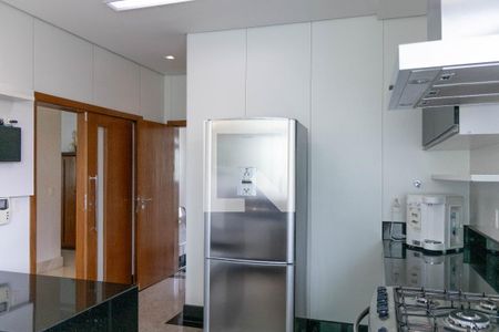 Casa à venda com 436m², 4 quartos e 6 vagasCozinha