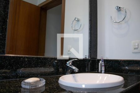 Casa à venda com 436m², 4 quartos e 6 vagasQuarto 2