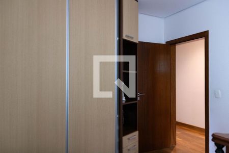 Casa à venda com 436m², 4 quartos e 6 vagasQuarto 4