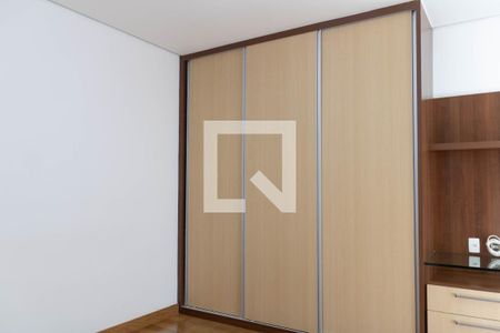 Casa à venda com 436m², 4 quartos e 6 vagasQuarto 3