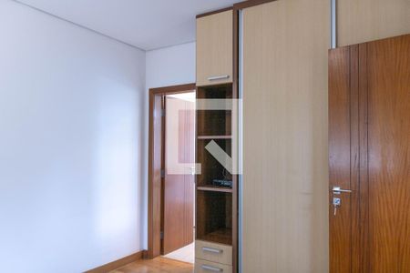 Casa à venda com 436m², 4 quartos e 6 vagasQuarto 2