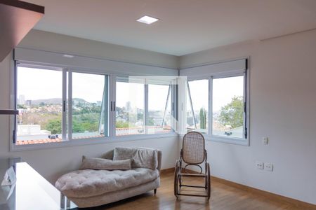 Casa à venda com 436m², 4 quartos e 6 vagasSala