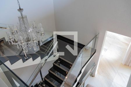 Casa à venda com 436m², 4 quartos e 6 vagasEscada