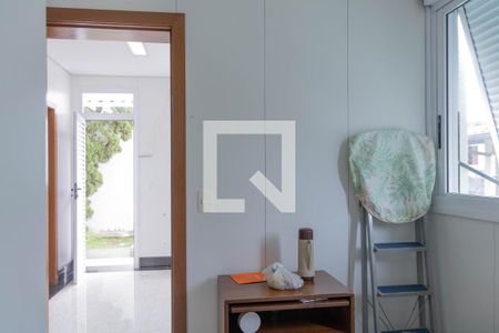 Casa à venda com 436m², 4 quartos e 6 vagasQuarto de Serviço