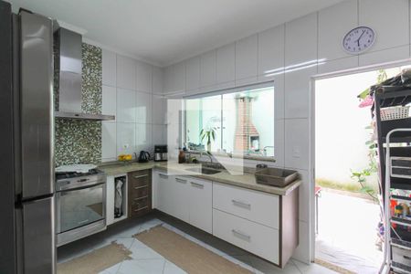 Casa à venda com 117m², 3 quartos e 2 vagas Casa à venda com 117m², 3 quartos e 2 vagasCozinha