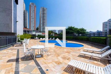 Apartamento à venda com 199m², 2 quartos e 2 vagas Apartamento à venda com 199m², 2 quartos e 2 vagasÁrea comum - Piscina