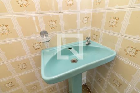 Casa à venda com 210m², 2 quartos e 3 vagasBanheiro de Serviço