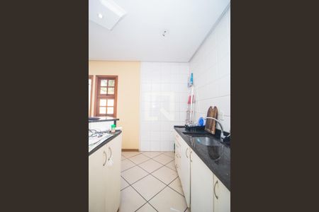 Casa à venda com 193m², 3 quartos e 2 vagas Casa à venda com 193m², 3 quartos e 2 vagasCozinha