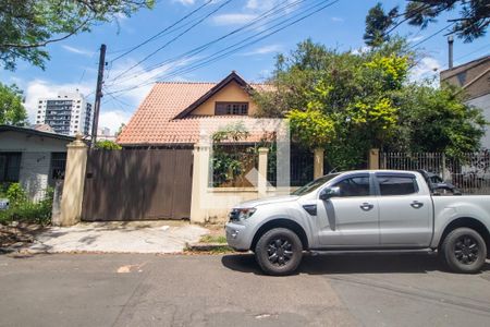 Casa à venda com 193m², 3 quartos e 2 vagas Casa à venda com 193m², 3 quartos e 2 vagasFachada