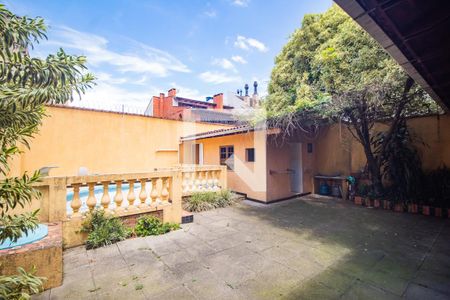 Casa à venda com 193m², 3 quartos e 2 vagas Casa à venda com 193m², 3 quartos e 2 vagasÁrea comum - Piscina