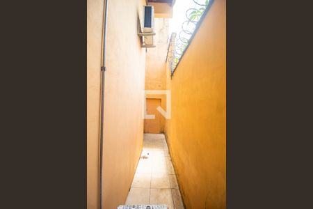 Casa à venda com 193m², 3 quartos e 2 vagas Casa à venda com 193m², 3 quartos e 2 vagasCorredor