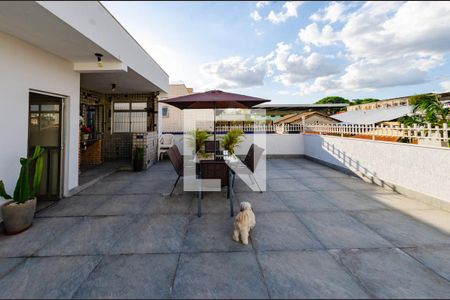 Apartamento à venda com 168m², 3 quartos e 2 vagas Apartamento à venda com 168m², 3 quartos e 2 vagasCobertura