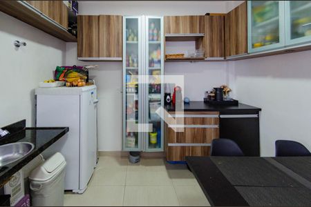 Apartamento à venda com 168m², 3 quartos e 2 vagas Apartamento à venda com 168m², 3 quartos e 2 vagasCozinha