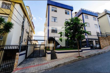 Apartamento à venda com 168m², 3 quartos e 2 vagas Apartamento à venda com 168m², 3 quartos e 2 vagasFachada