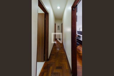 Apartamento à venda com 168m², 3 quartos e 2 vagas Apartamento à venda com 168m², 3 quartos e 2 vagasCorredor