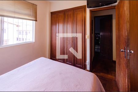 Apartamento à venda com 168m², 3 quartos e 2 vagas Apartamento à venda com 168m², 3 quartos e 2 vagasSuíte