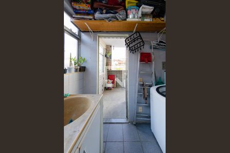 Apartamento à venda com 168m², 3 quartos e 2 vagas Apartamento à venda com 168m², 3 quartos e 2 vagasÁrea de serviço